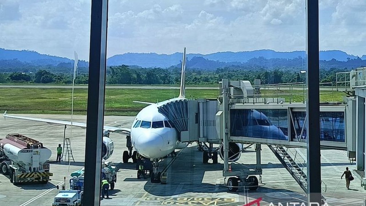 Bandara APT Pranoto Samarinda meningkatkan layanan kesehatan gratis dan pendampingan ibu hamil untuk kenyamanan penumpang mudik Lebaran 2025, meskipun jumlah penumpang turun 32 persen dibandingkan tahun lalu.