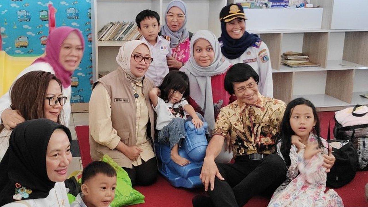 Menteri PPPA, Arifah Fauzi, meninjau Terminal Pulo Gebang dan memastikan kesiapan fasilitas ramah anak untuk mudik Lebaran 2025, termasuk toilet perempuan, ruang laktasi, dan ruang bermain anak.
