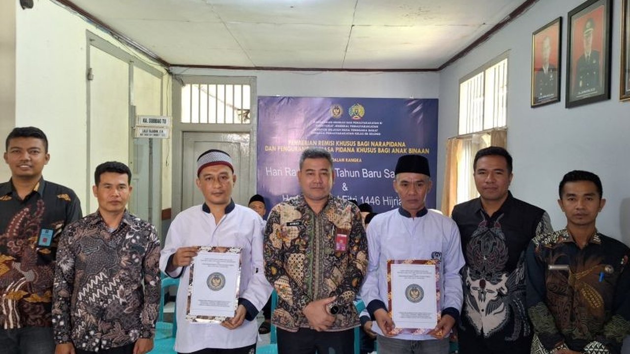 Sebanyak enam narapidana kasus korupsi di Lapas Kelas IIB Selong, Lombok Timur, NTB, menerima remisi khusus Idul Fitri 1446 H/2025, bersama 300 narapidana lainnya.