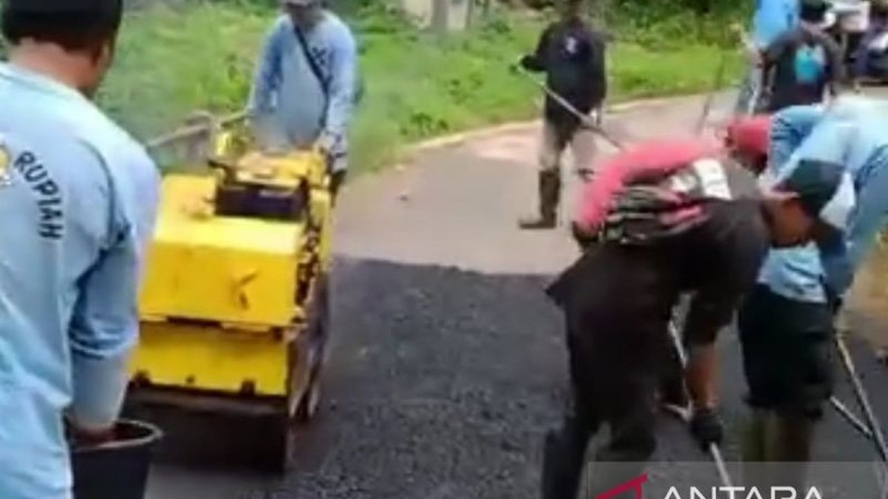 Dinas PUTR Cianjur memastikan jalan kabupaten dalam kondisi baik dan siap dilalui pemudik Lebaran 2025 setelah dilakukan perbaikan, meskipun masih ada beberapa ruas jalan yang akan direhabilitasi tahun 2025.