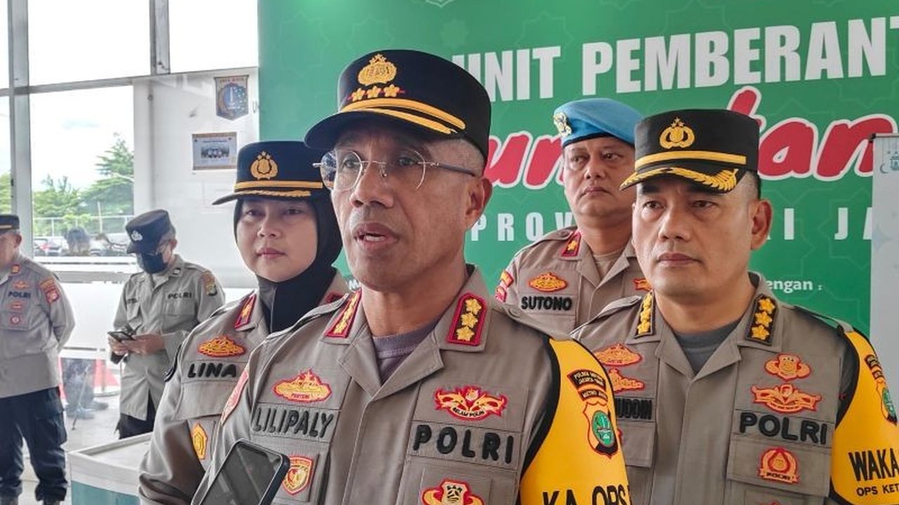 Polres Metro Jakarta Timur membantah telah meminta uang Rp3 juta kepada korban pencurian mobil untuk melanjutkan penyelidikan, menyebut video viral terkait sebagai hoaks.