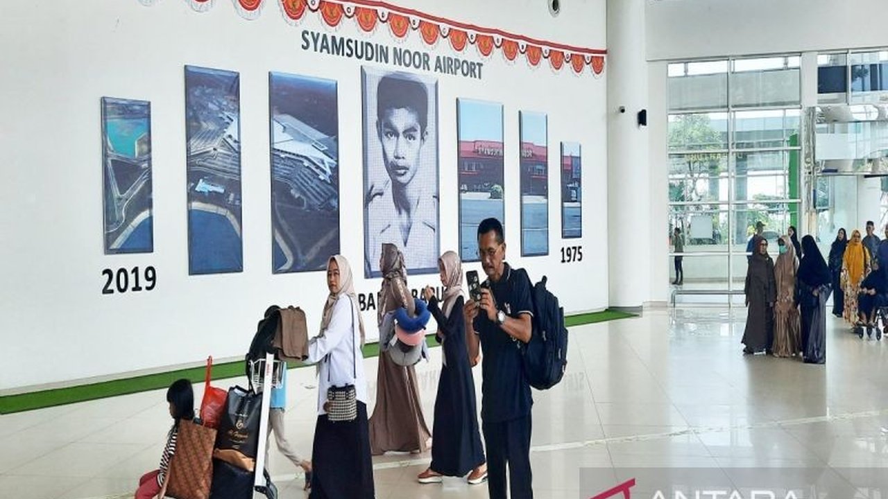 Bandara Syamsudin Noor di Banjarbaru, Kalimantan Selatan, mengalami puncak arus mudik Lebaran 2025 dengan jumlah penumpang mencapai 12.190 orang pada H-3, meningkat 7% dari tahun sebelumnya.