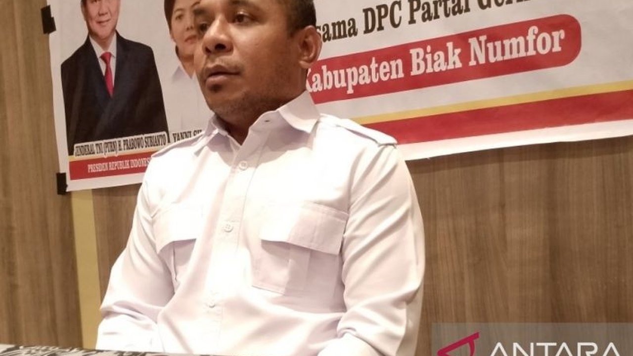 Warga Kristiani di Biak Numfor, Papua, menunjukkan toleransi antarumat beragama dengan berbagi takjil kepada umat Muslim yang berpuasa Ramadhan, menciptakan suasana harmonis dan kebersamaan.