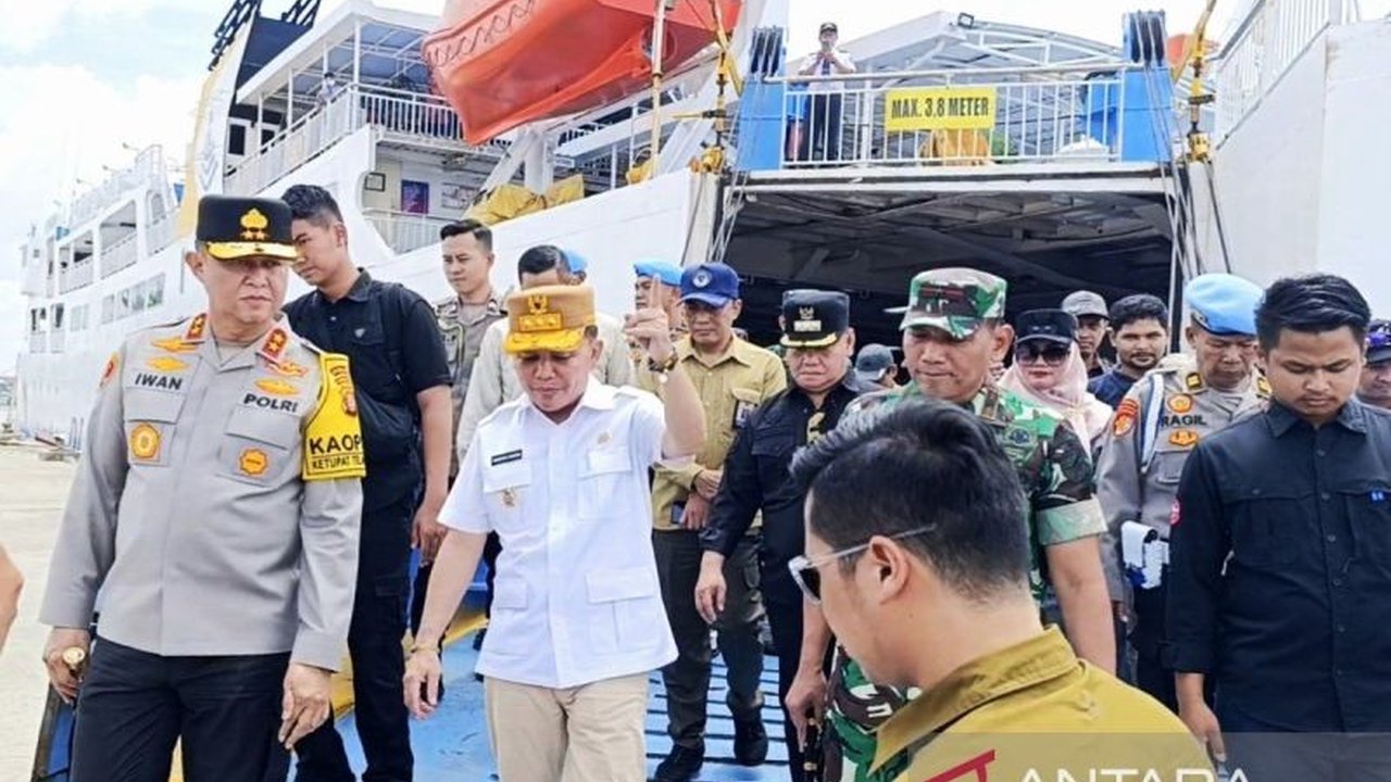 Gubernur Kalimantan Tengah, Agustiar Sabran, meninjau langsung kesiapan arus mudik di Sampit, memastikan kelancaran dan keamanan pemudik di bandara, pelabuhan, dan jalur darat.