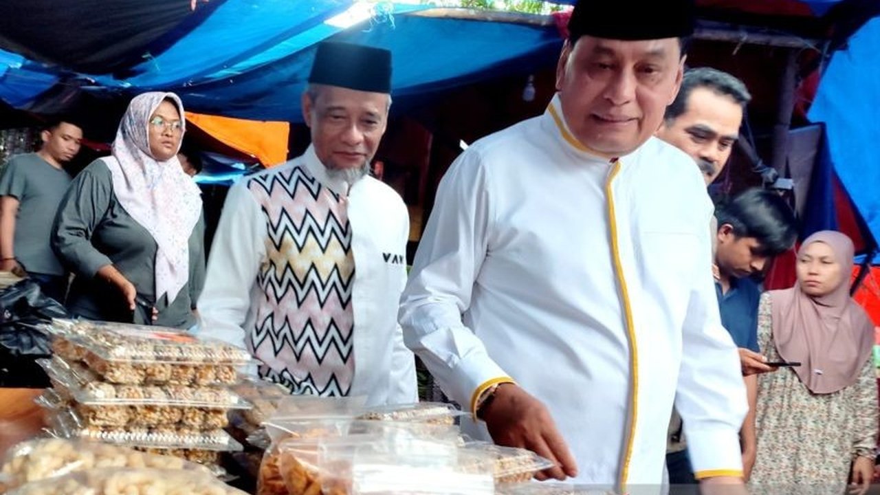 Wakil Ketua Komisi VI DPR RI, Nurdin Halid, melakukan sidak di pasar tradisional Sulawesi Selatan dan memastikan harga bahan pokok tetap stabil menjelang Lebaran Idul Fitri 1446 H, meskipun harga cabai sedikit meningkat.