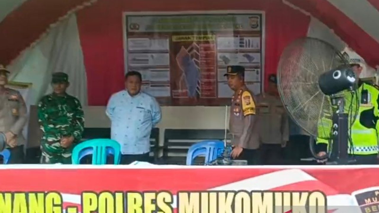 Kapolres dan Bupati Mukomuko meninjau langsung kesiapan pospam dan posyan Operasi Ketupat Nala 2025 untuk memastikan kelancaran arus mudik Lebaran di jalur lintas Padang-Bengkulu.