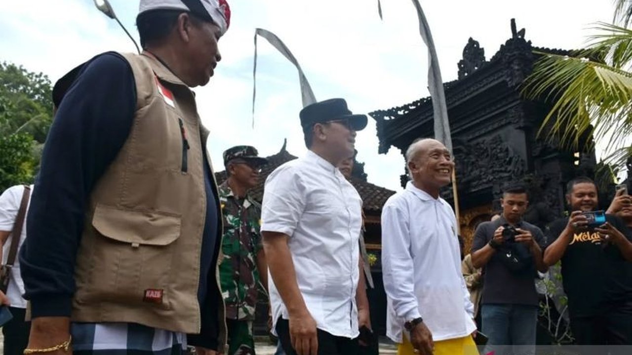 Pemerintah Kabupaten Kubu Raya berkomitmen mengembangkan budaya lokal, seperti pawai ogoh-ogoh, sebagai daya tarik wisata unggulan untuk meningkatkan perekonomian daerah.