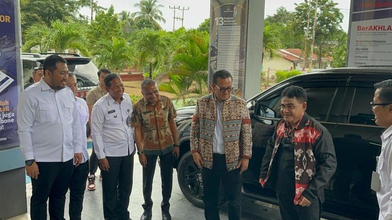 Anggota DPR RI menyoroti masalah kelistrikan di PLBN NTT yang menghambat pelayanan keimigrasian di perbatasan Indonesia-Timor Leste, termasuk kerusakan infrastruktur jalan.