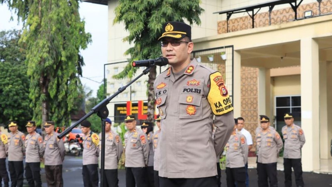 Polres Lombok Tengah, Nusa Tenggara Barat, menyediakan layanan penitipan kendaraan gratis selama mudik Lebaran 2025 untuk memberikan rasa aman kepada masyarakat yang meninggalkan kendaraan mereka.