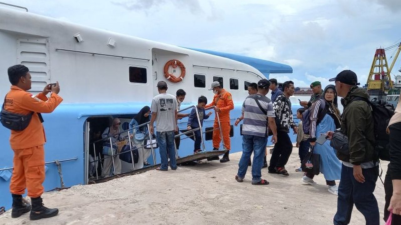 Arus mudik Lebaran 2025 di Pelabuhan Tanjung Kalian meningkat 20 persen, sementara Pelabuhan Pangkalbalam mengalami penurunan empat persen dibandingkan tahun lalu.