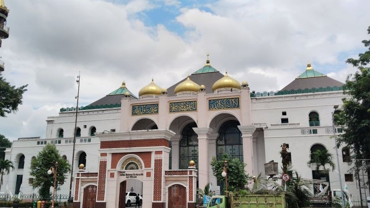 Masjid Agung Palembang: Pusat Shalat Idul Fitri 1446 H, Ribuan Jamaah Diperkirakan Hadir