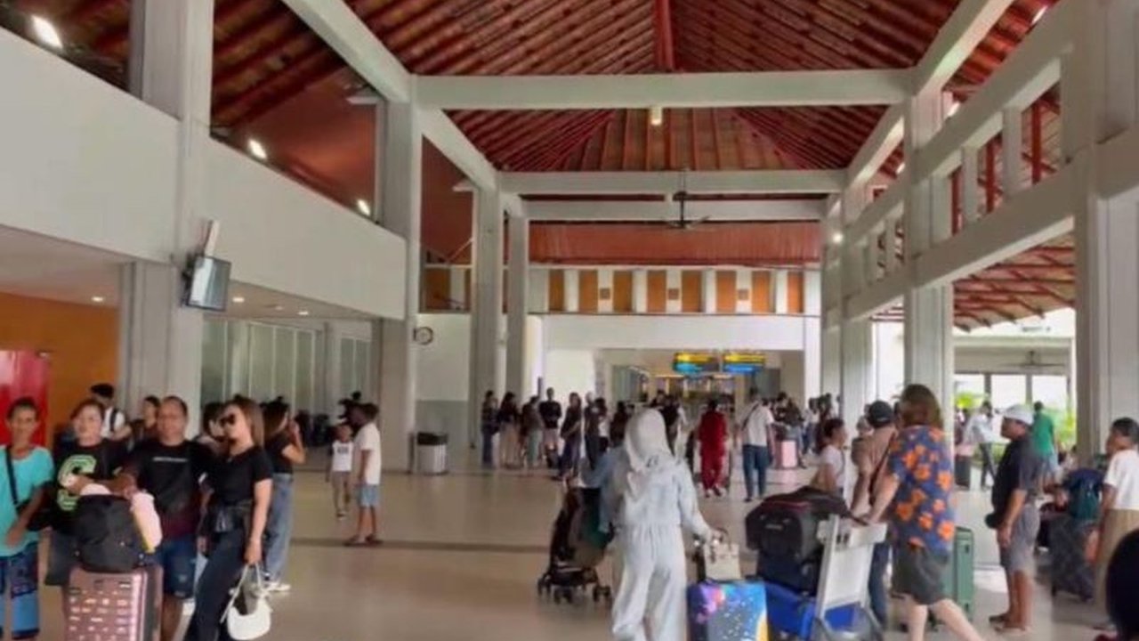 Bandara I Gusti Ngurah Rai, Bali, kembali beroperasi normal setelah sehari tutup untuk Nyepi, dan siap melayani lonjakan penumpang jelang Idul Fitri.