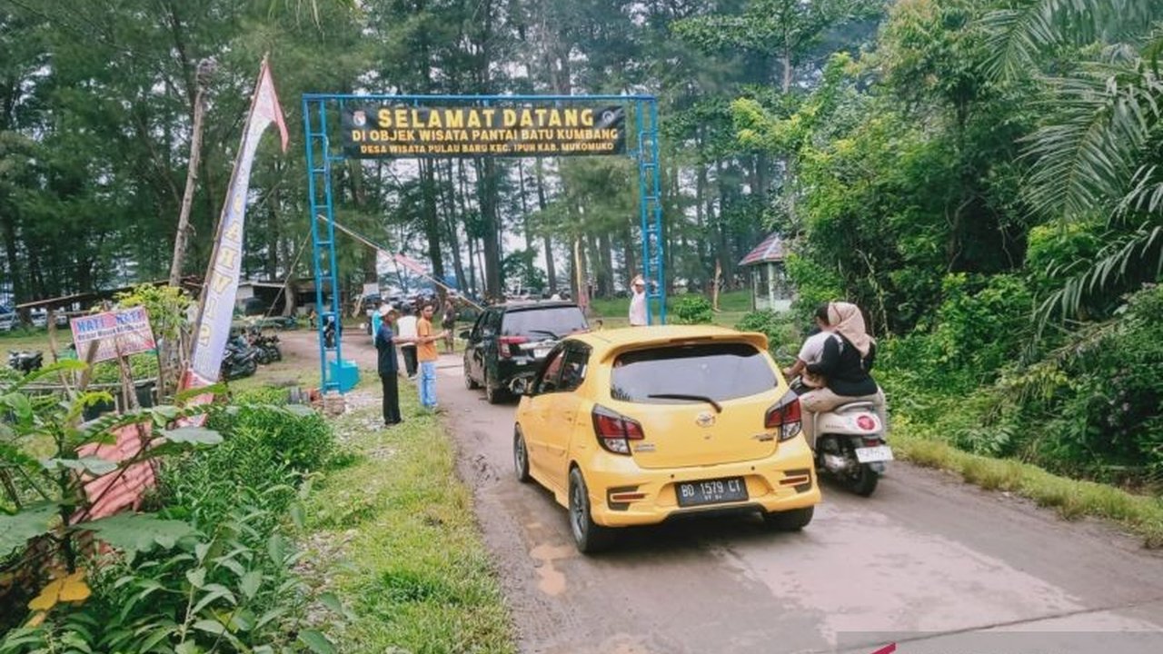 Tiga objek wisata pantai di Mukomuko, Bengkulu, gelar hiburan rakyat selama libur Lebaran 1446 H, dengan Pantai Pasir Putih tak direkomendasikan karena berada di kawasan cagar alam.