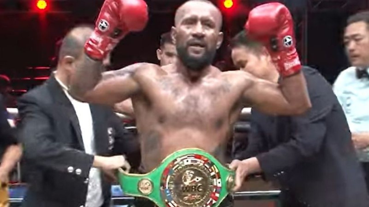 Petinju Indonesia Geisler Ap sukses mempertahankan gelar juara WBC Kontinental Asia setelah menang TKO atas Rattakorn Tassaworn di Bangkok, Thailand.