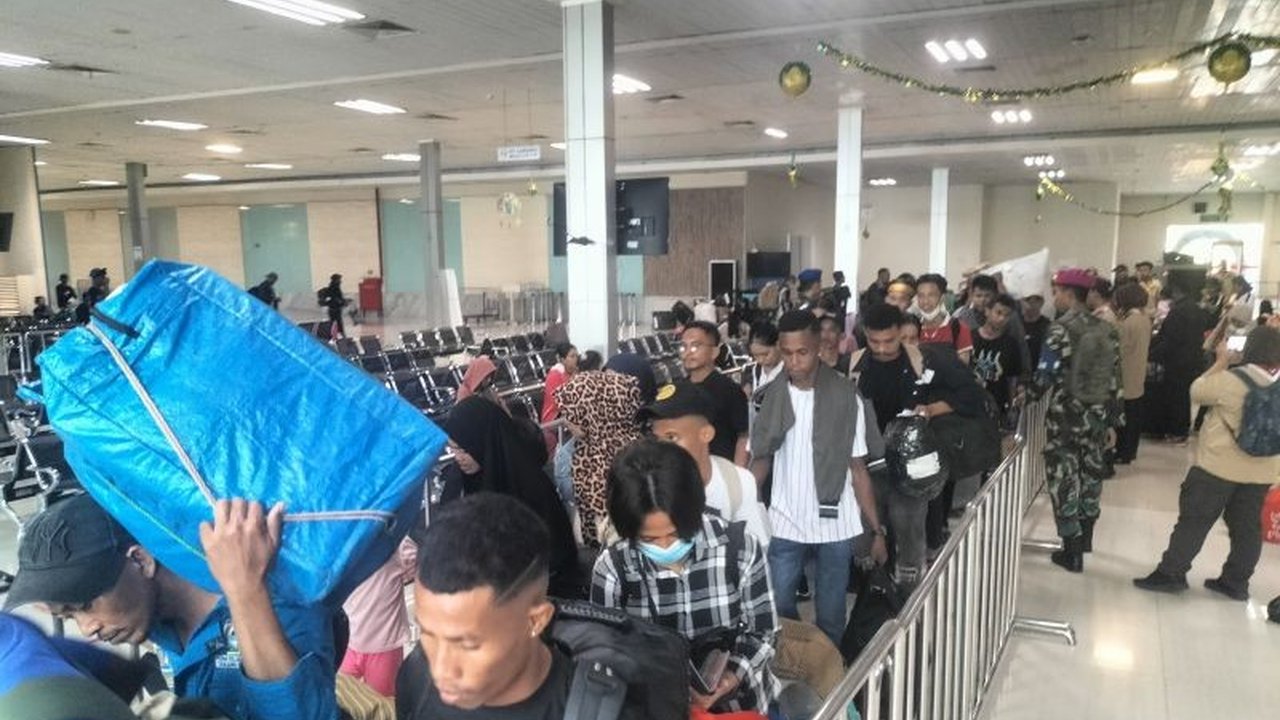 Pelabuhan Tanjung Priok berhasil meminimalisir aktivitas calo tiket menjelang mudik Lebaran 2025 berkat sistem pembelian tiket online dan layanan pembelian langsung di pelabuhan.