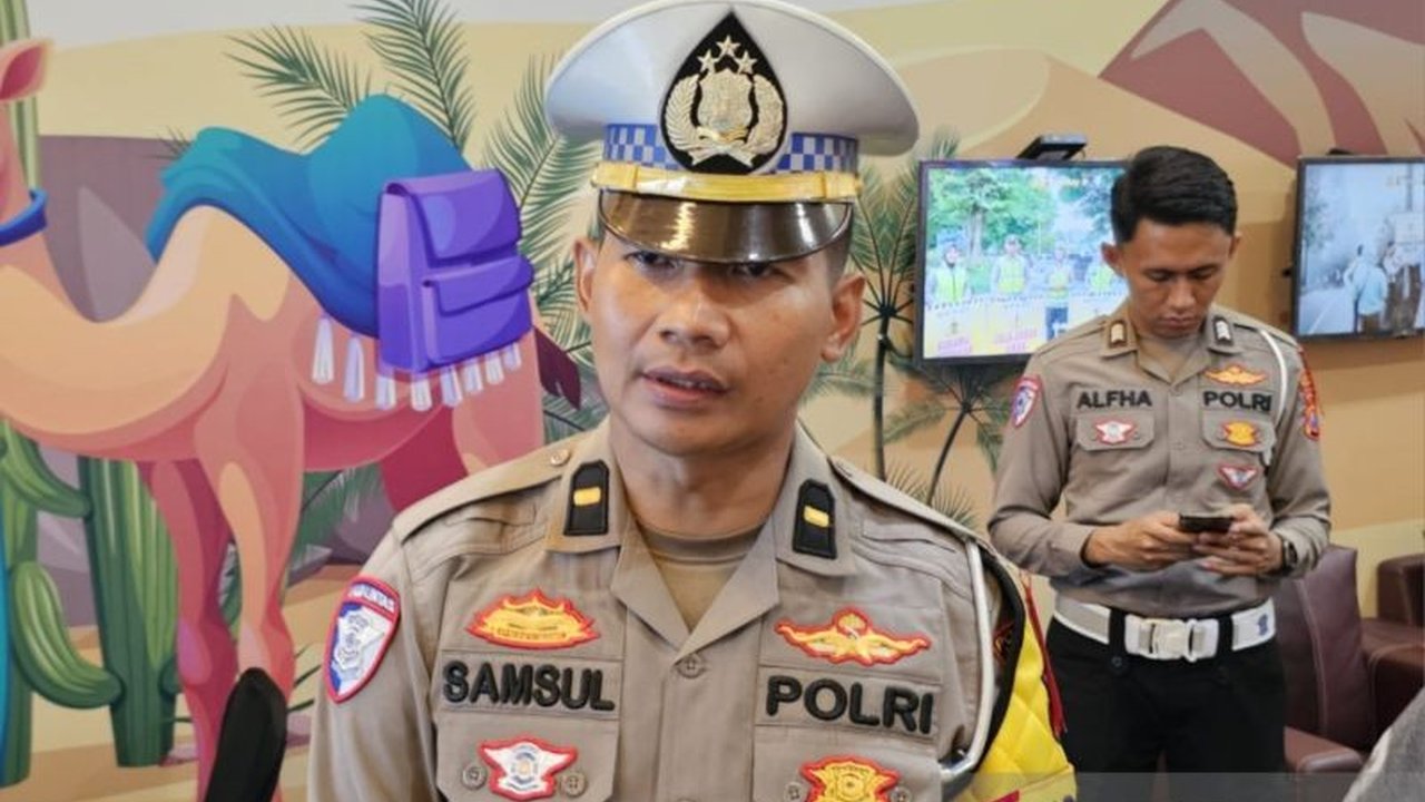 Polres Malang mencatat 5.643 kendaraan melintas Exit Tol Singosari pada H-1 Lebaran, arus mudik tergolong landai karena beberapa faktor, seperti liburan sekolah yang lebih panjang dan kebijakan WFA.