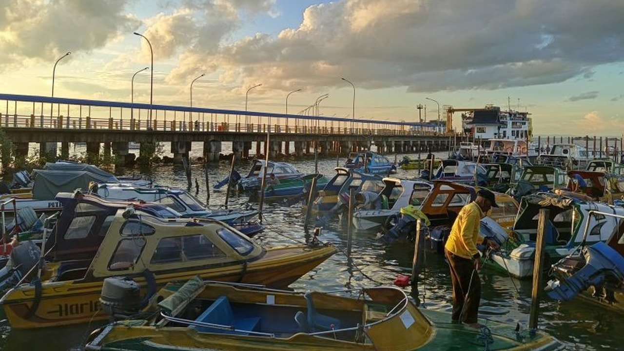 Dishub Penajam Paser Utara melaporkan arus mudik jalur darat dan laut lancar menjelang Lebaran 2025, dengan antisipasi kepadatan dan kewajiban penggunaan jaket keselamatan.