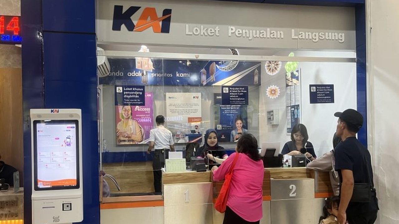 KAI Daop 1 Jakarta melaporkan penjualan tiket kereta api di Stasiun Gambir mencapai 277.210 kursi selama periode mudik Lebaran 2025, dengan Yogyakarta, Semarang, dan Bandung sebagai tujuan favorit.