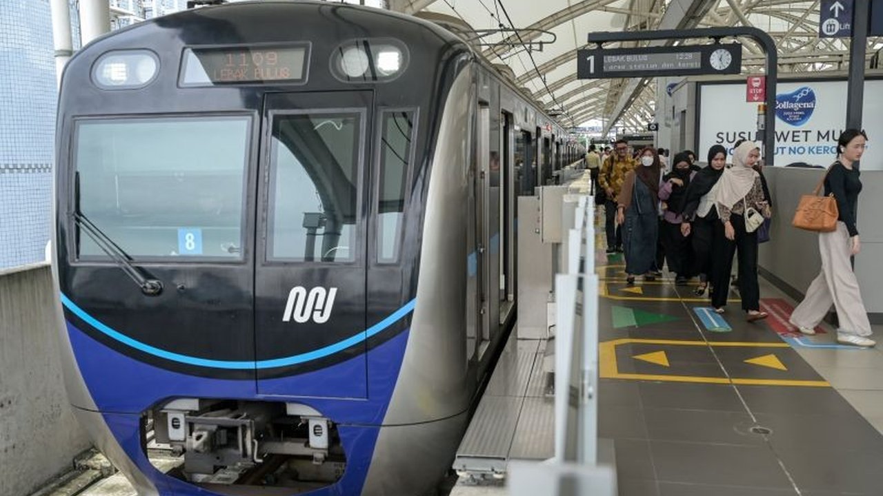MRT Jakarta memastikan tetap beroperasi selama libur Lebaran 2025 dengan jadwal akhir pekan, serta menawarkan promo dan hadiah menarik bagi para penumpang.