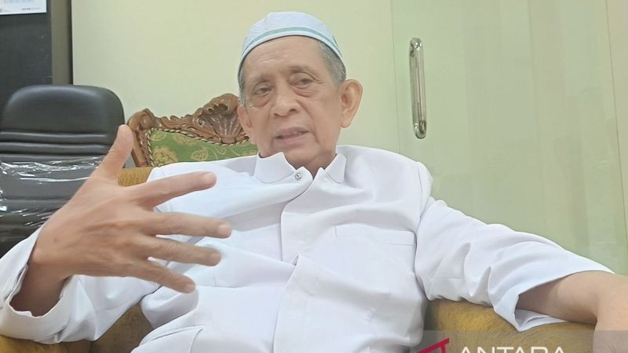 Ketua MUI Kaltim mengajak masyarakat untuk menjadikan Idul Fitri sebagai momentum memperkuat toleransi dan kerukunan antarumat beragama, diapresiasi peran FKUB Kaltim dalam menjaga harmoni tersebut.