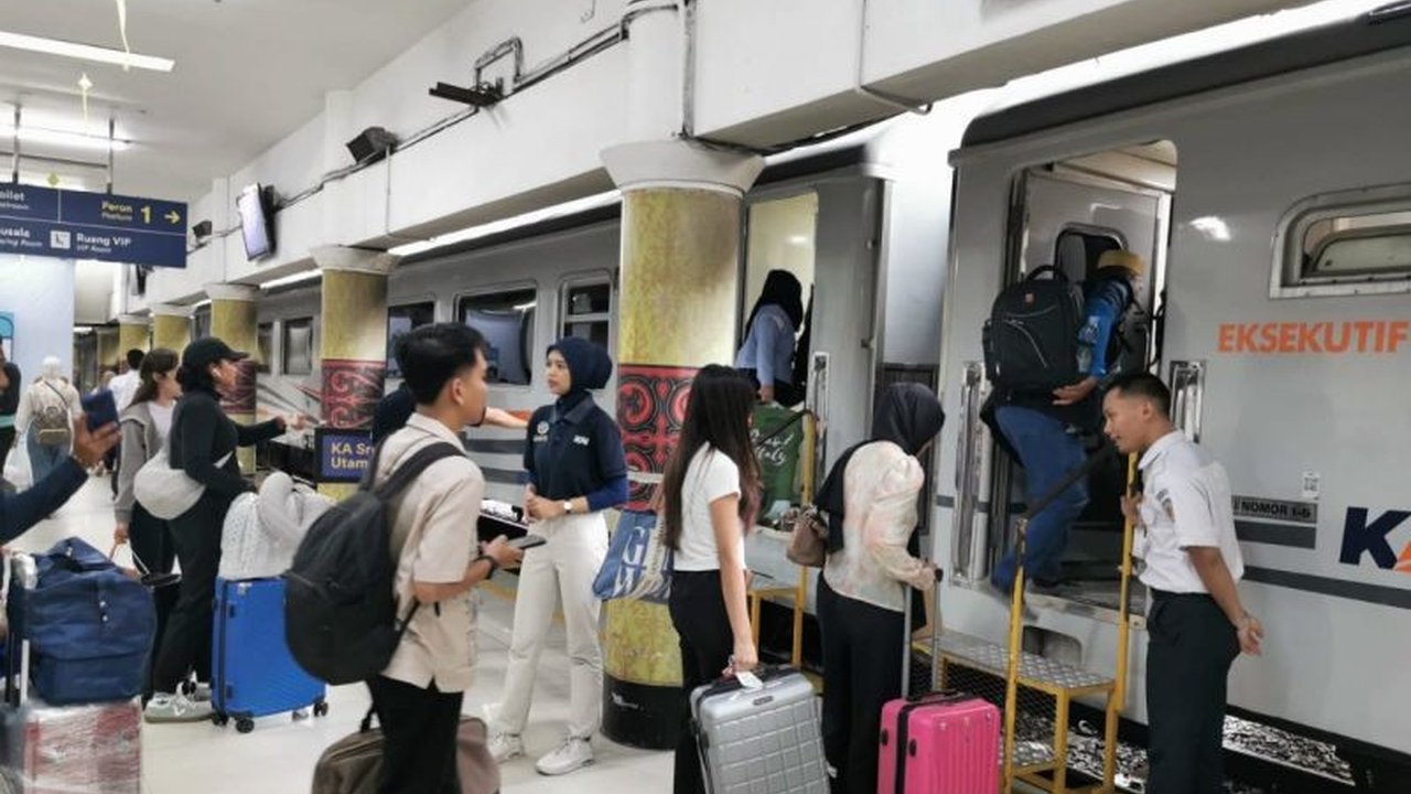 PT KAI Divre I Sumut berhasil mengangkut puluhan ribu pemudik selama periode mudik Lebaran 2025, dengan Stasiun Medan sebagai stasiun tersibuk.