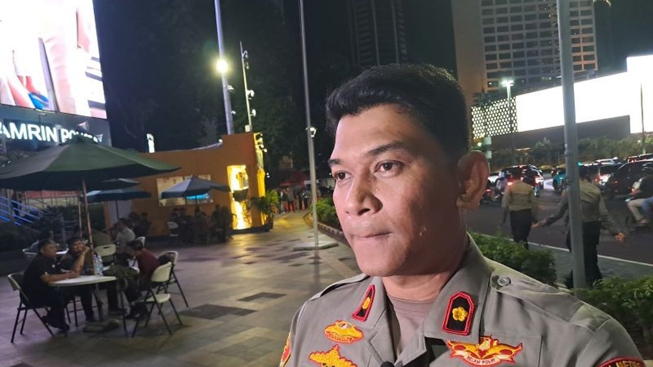 Empat Peleton Polisi Amankan Bundaran HI Malam Takbiran