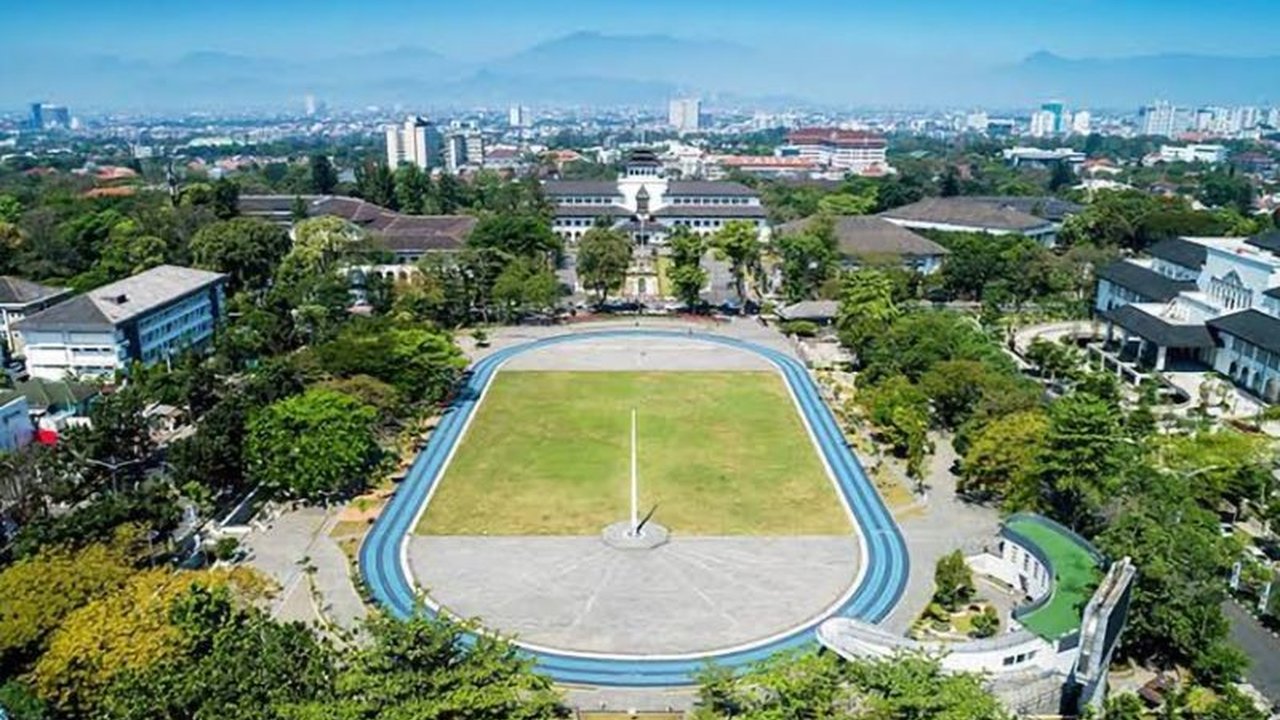 Gubernur Jawa Barat, Dedi Mulyadi, dijadwalkan memimpin Shalat Idul Fitri 1446 H di Lapangan Gasibu, Bandung, dilanjutkan dengan halalbihalal di Gedung Pakuan.
