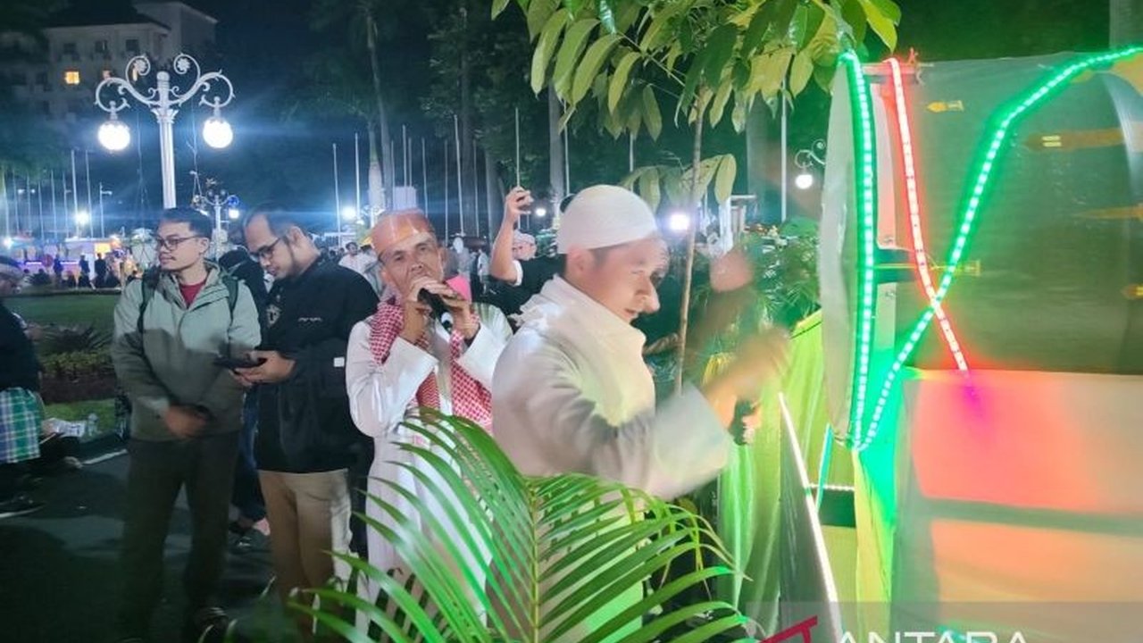 Gubernur Jawa Barat, Dedi Mulyadi, mengadakan Festival Dulag di Gedung Pakuan sebagai alternatif takbiran keliling untuk mencegah kemacetan dan konflik, sekaligus mempererat silaturahmi warga.