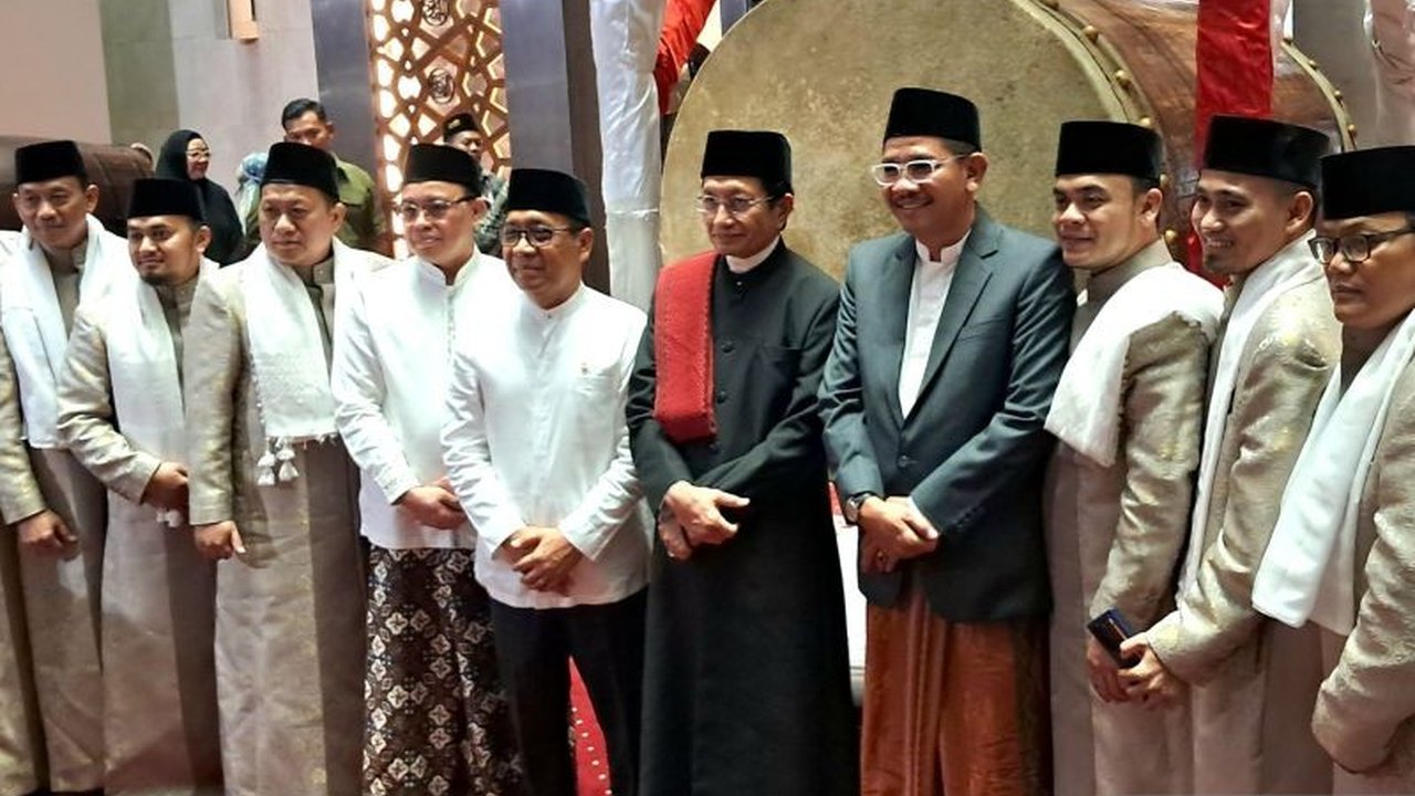 Pemerintah Indonesia bergerak cepat mengirimkan bantuan kemanusiaan untuk korban gempa bumi di Myanmar, meliputi tim medis, logistik, dan rencana rekonstruksi tempat tinggal.