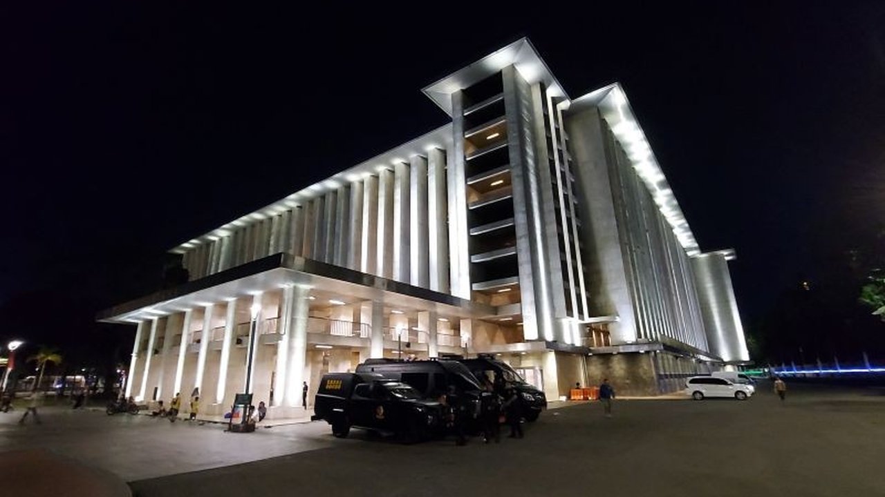 Pengamanan super ketat diterapkan di Masjid Istiqlal jelang Shalat Id yang akan dihadiri Presiden Prabowo Subianto dan Wakil Presiden Gibran Rakabuming Raka.