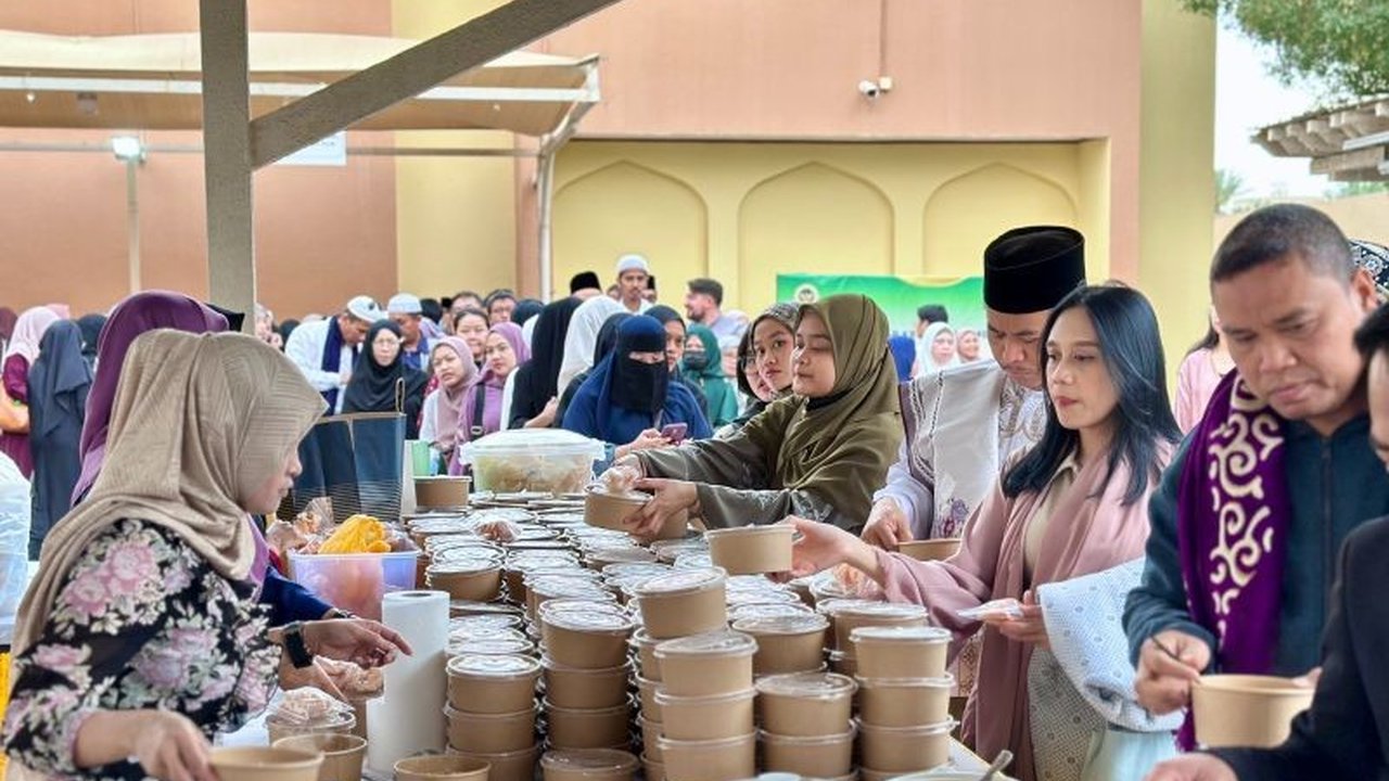 Dubes RI di Arab Saudi mengajak Warga Negara Indonesia (WNI) di sana untuk menjaga persatuan dan kebersamaan dalam merayakan Idulfitri serta meningkatkan citra bangsa Indonesia.