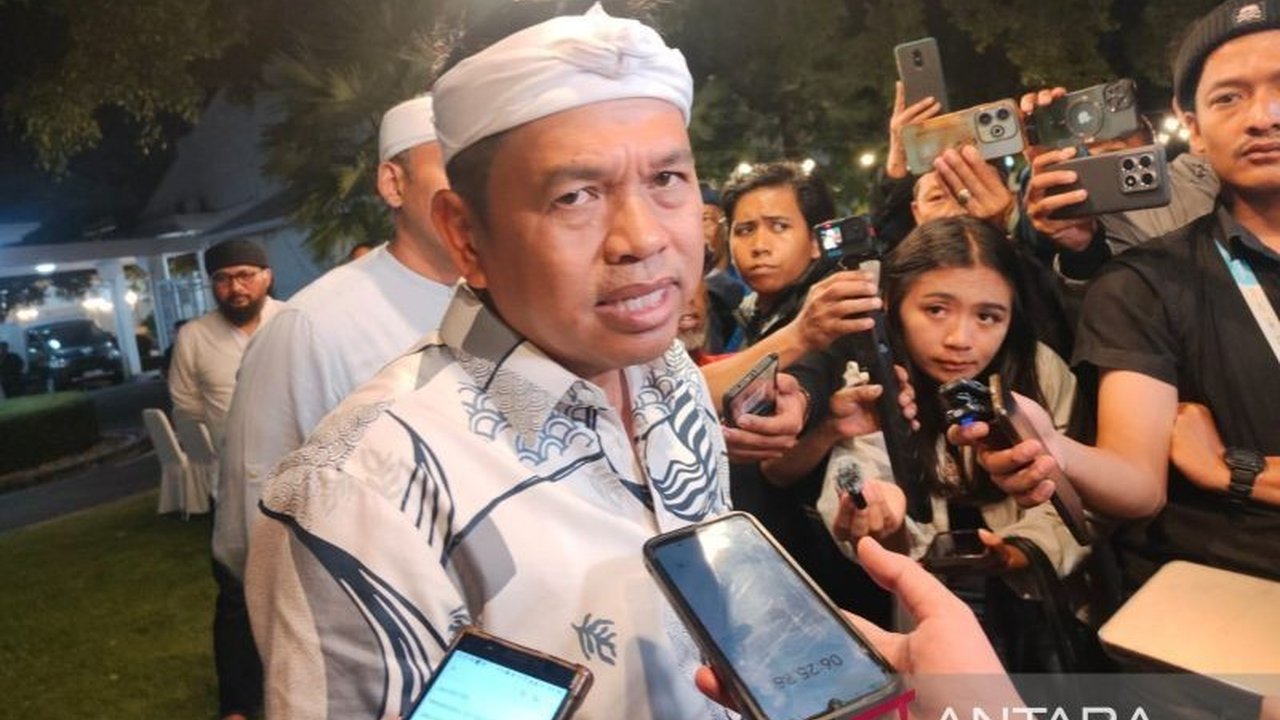 Gubernur Jawa Barat, Dedi Mulyadi, mengkritik tajam PT Perkebunan Nusantara (PTPN) yang dinilai abai terhadap tupoksinya dan lebih fokus pada penyewaan lahan daripada mengoptimalkan perkebunan, seperti kasus proyek Eiger Camp di kaki Gunung Tangkuban Para