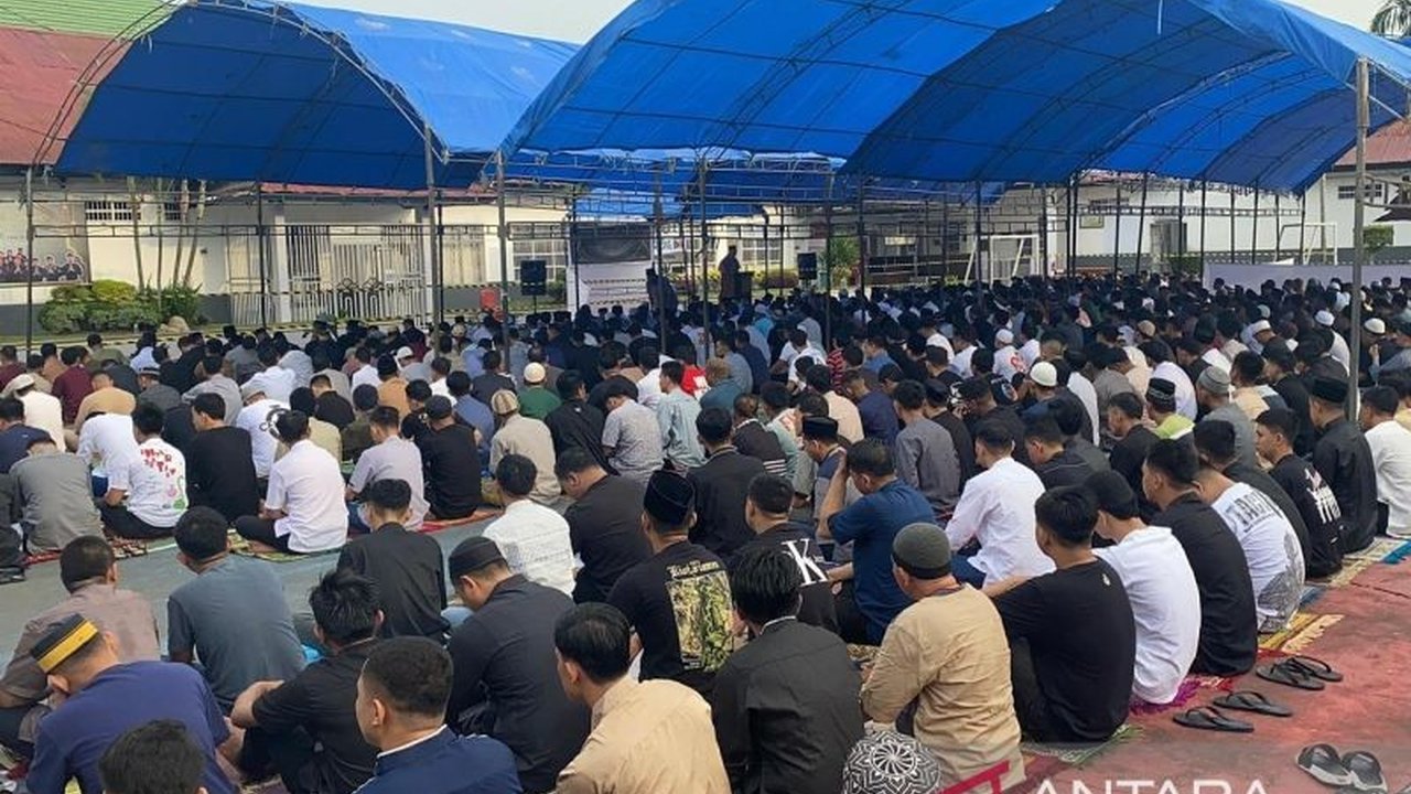 Lembaga Pemasyarakatan Kelas IIA Kendari memberikan remisi Idul Fitri 1446 H kepada 690 narapidana yang telah memenuhi persyaratan administratif dan berkelakuan baik.