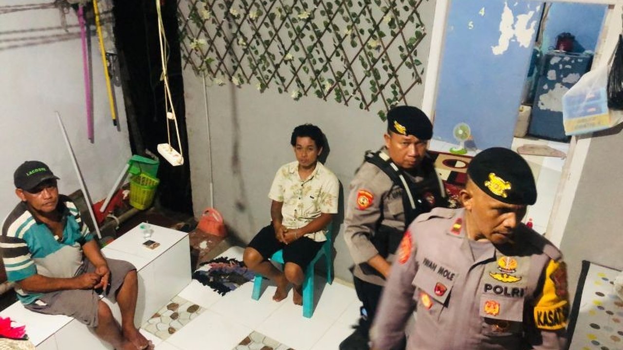 Polres Ternate berhasil mengamankan puluhan botol miras berbagai jenis dari dua pelaku di malam takbiran menjelang Idul Fitri, menciptakan suasana kondusif bagi masyarakat.