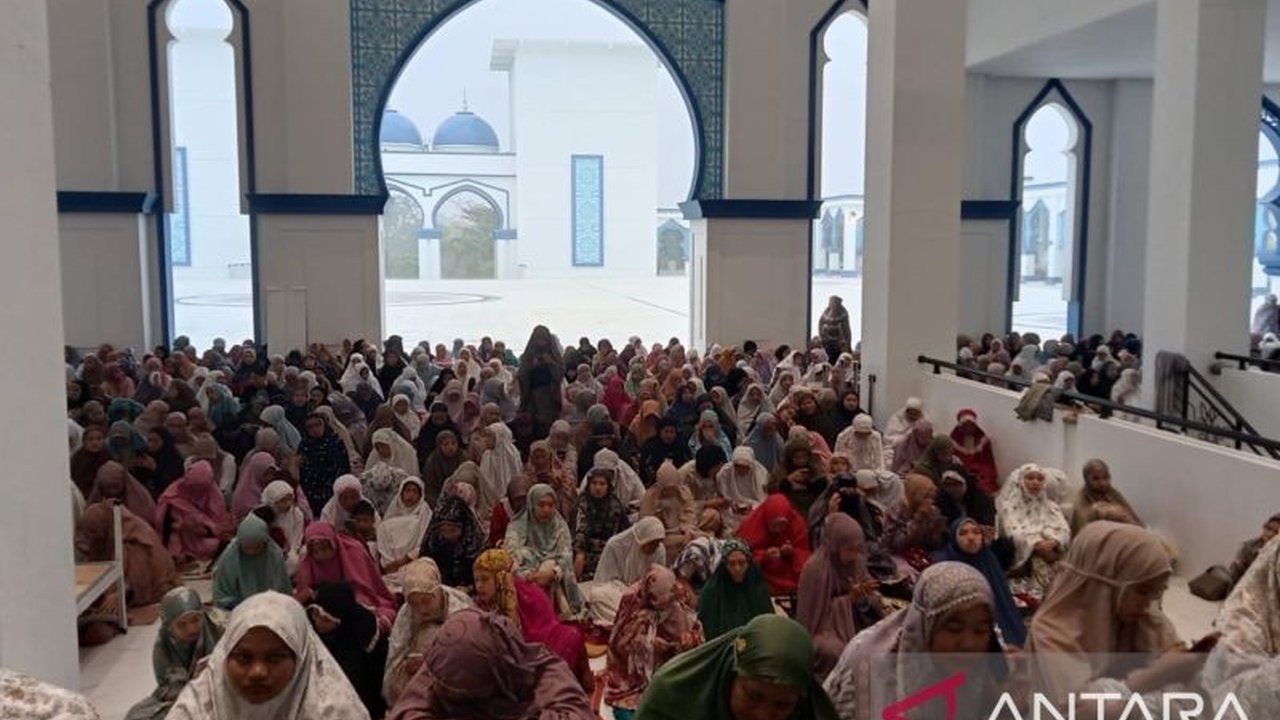 Kemenag Batam mencatat pengumpulan zakat, infak, dan sedekah Idul Fitri 1446 H mencapai Rp42 miliar, turun Rp1 miliar dari tahun sebelumnya, namun tetap disalurkan kepada yang berhak.