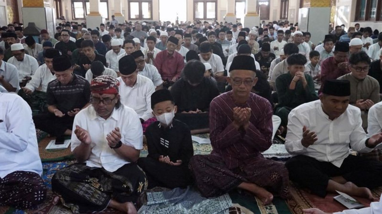 Bupati Temanggung, Agus Setyawan, mengajak seluruh warga untuk menjadikan Idul Fitri 1444 H sebagai momentum mempererat persatuan dan kerukunan, menghapus rasa kebencian, dan menjaga kondusifitas daerah.