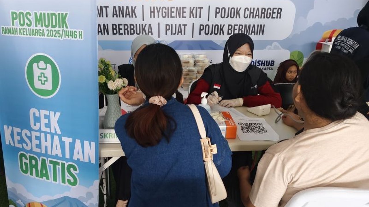 Kerja sama Terminal Kampung Rambutan dan Dompet Dhuafa hadirkan layanan kesehatan gratis, pijat, hingga makanan bagi pemudik selama periode mudik Lebaran.