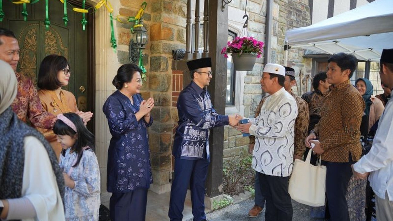 KBRI Washington D.C. menggelar halalbihalal Idulfitri 1446H yang dihadiri lebih dari 1.400 WNI dan diaspora Indonesia di Amerika Serikat,  menyatukan mereka dalam suasana penuh keceriaan dan silaturahmi.