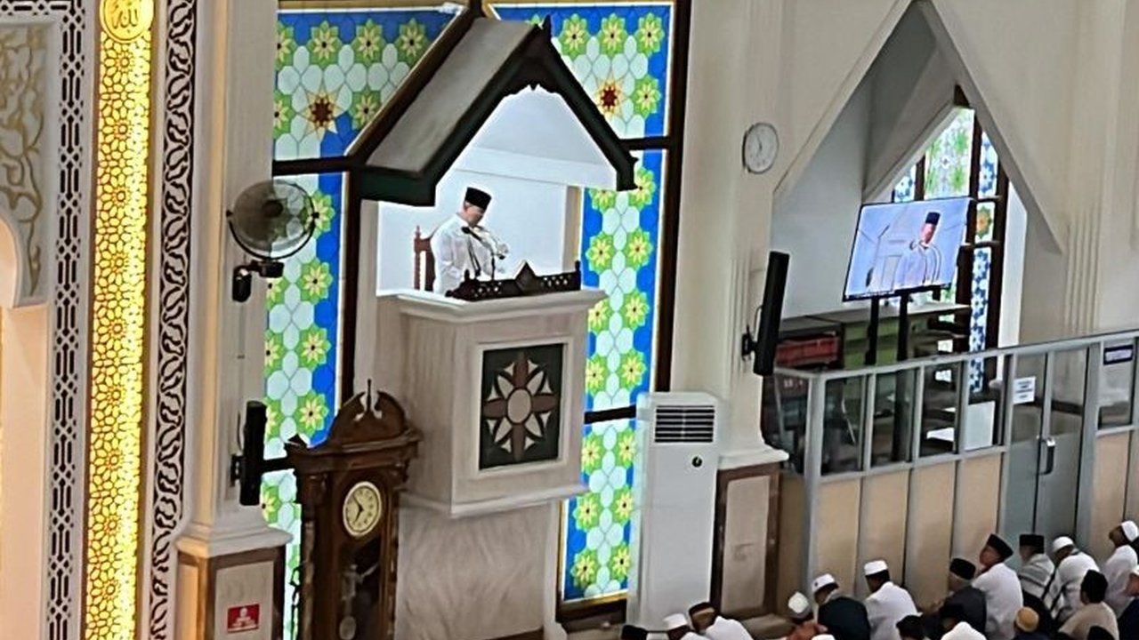 Gubernur Sultra Shalat Idul Fitri di Masjid Al Kautsar, Ajak Warga Tingkatkan Kualitas Ibadah