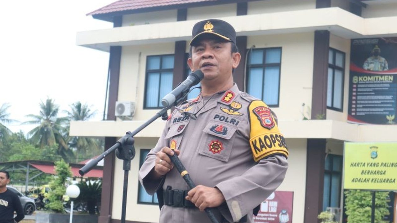 Polres Sigi mengingatkan masyarakat untuk menjaga keamanan dan ketertiban selama libur Lebaran 2025, dengan mendirikan pos pengamanan dan pelayanan serta mengerahkan personel gabungan.