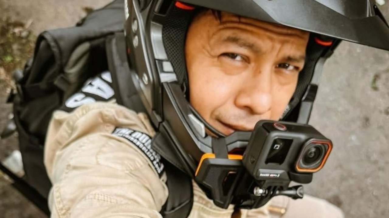 Selebriti Tanah Air seperti Ariel Noah, Arie Untung, Arief Muhammad, dan Praz Teguh berbagi momen mudik Lebaran 2025 yang penuh haru dan keceriaan bersama keluarga.