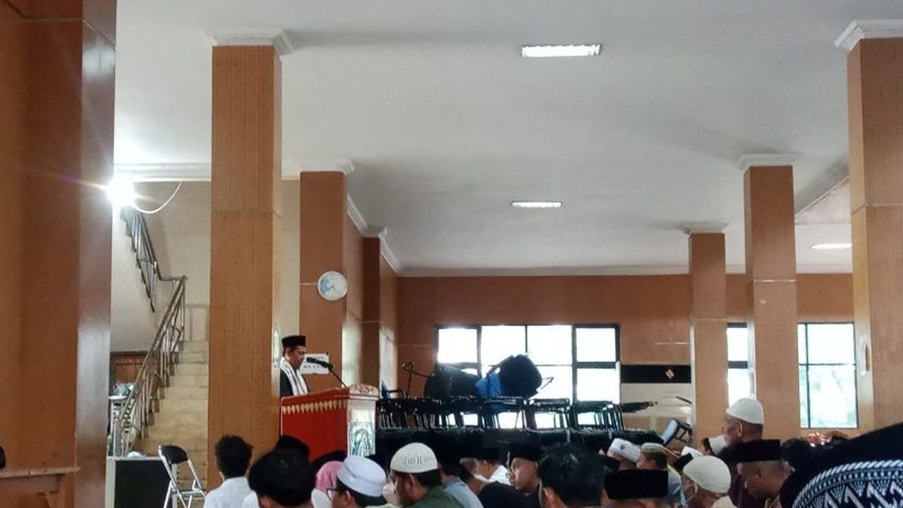 Bupati Belitung, Djoni Alamsyah, mengajak masyarakat untuk menjadikan Idul Fitri sebagai momentum meningkatkan ketulusan dan keikhlasan, khususnya dalam pengabdian kepada masyarakat.