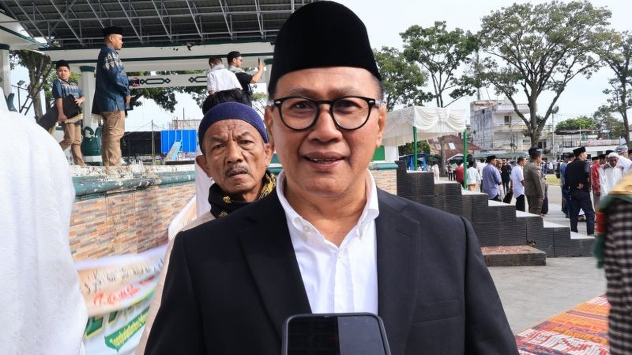 Wali Kota Bukittinggi, Ramlan Nurmatias, meminta seluruh masyarakat untuk memberikan pelayanan ramah kepada wisatawan selama libur Lebaran, demi menjaga citra kota wisata Bukittinggi.