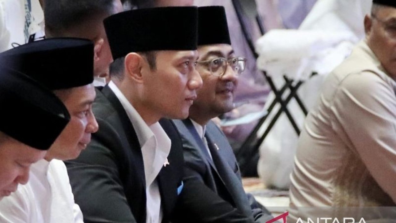 Menekraf Riefky Harsya menekankan pentingnya silaturahmi Idul Fitri untuk memperkuat kebersamaan nasional dan mendorong kreativitas Indonesia, usai menghadiri acara di Istana Negara bersama Presiden Prabowo.
