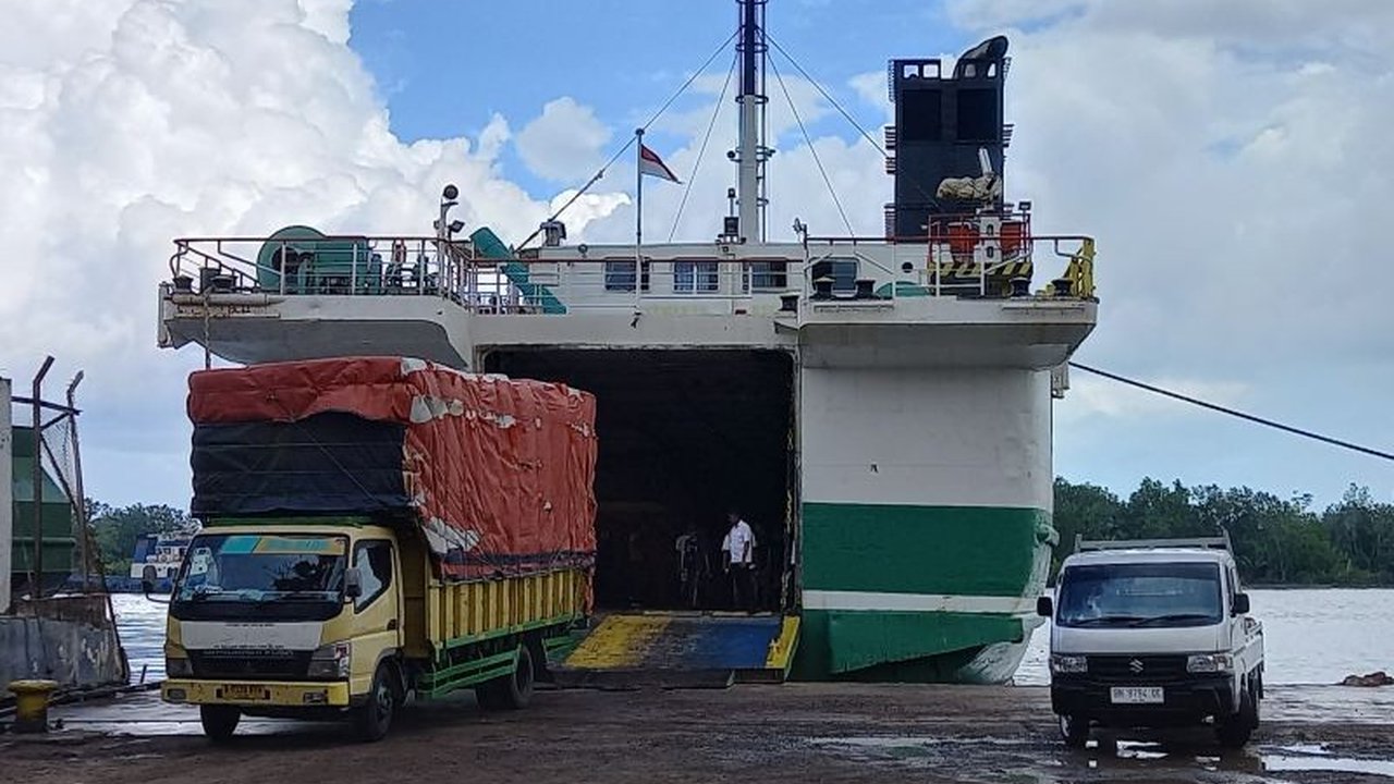 Pelabuhan Pangkalbalam, Bangka Belitung, mengalami peningkatan penumpang arus mudik Lebaran 2025 sebesar tujuh persen dibandingkan tahun lalu, dengan total 7.351 penumpang.