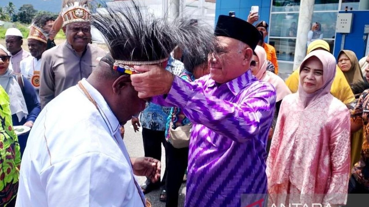 Pemerintah Kabupaten Kaimana menjajaki kerja sama ekonomi dengan Papua Barat Daya, khususnya pasokan ubi keladi untuk industri keripik keladi di Sorong, guna meningkatkan kesejahteraan masyarakat.