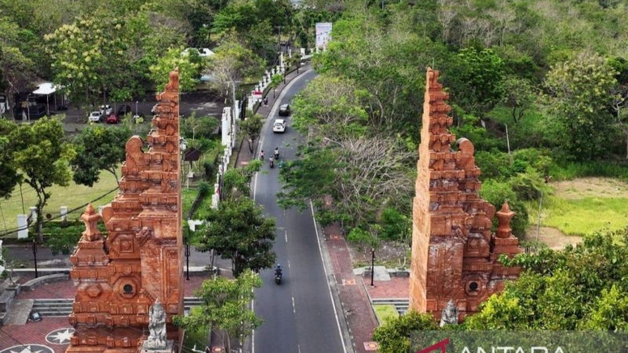 Universitas Udayana (Unud) Bali berkolaborasi dengan Kodam IX/Udayana untuk memperkuat pendidikan karakter dan bela negara mahasiswa melalui berbagai program edukatif tanpa intervensi akademik.