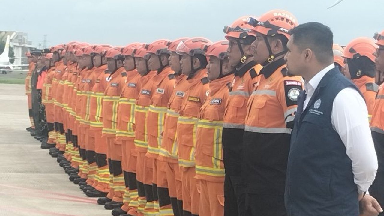 Badan Nasional Penanggulangan Bencana (BNPB) mengirimkan 53 personel gabungan Basarnas dan Baznas, serta satu pesawat Boeing 747 TNI AU, untuk membantu evakuasi korban gempa di Myanmar.