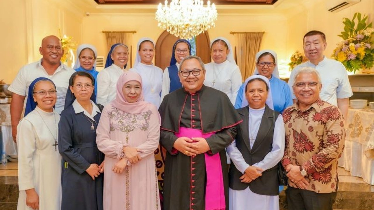 Khofifah Indar Parawansa Silaturahmi dengan Keuskupan Surabaya di Hari Kedua Lebaran