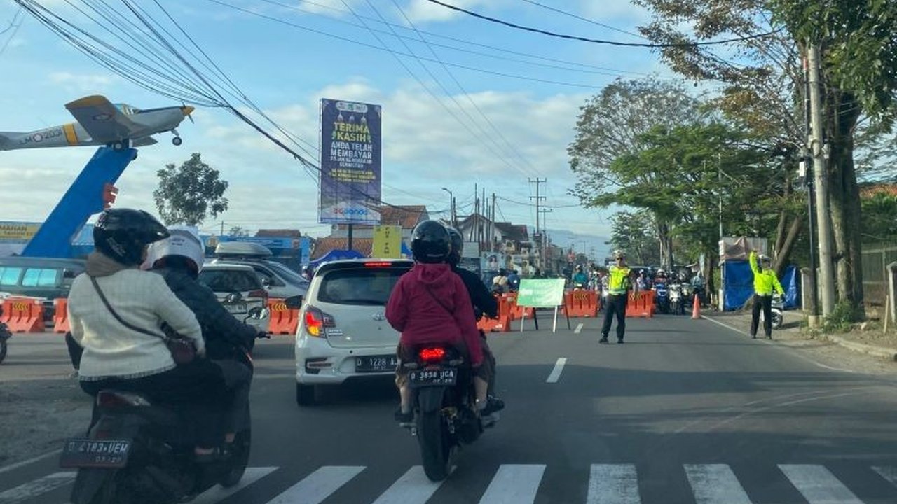 Polres Garut Terapkan Sistem Satu Arah 13 Kali untuk Urai Kemacetan Arus Mudik Lebaran
